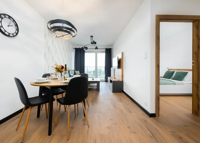 Towarowa - Air Con & Parking - By Rentujemy Apartment