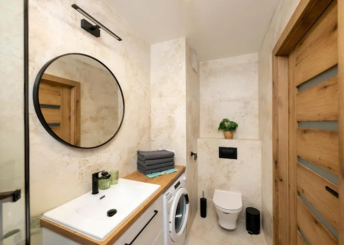 Towarowa - Air Con & Parking - By Rentujemy Apartment *